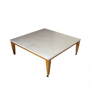 Mesa de centro con ruedas