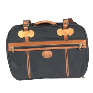 Maletín detalles en cuero