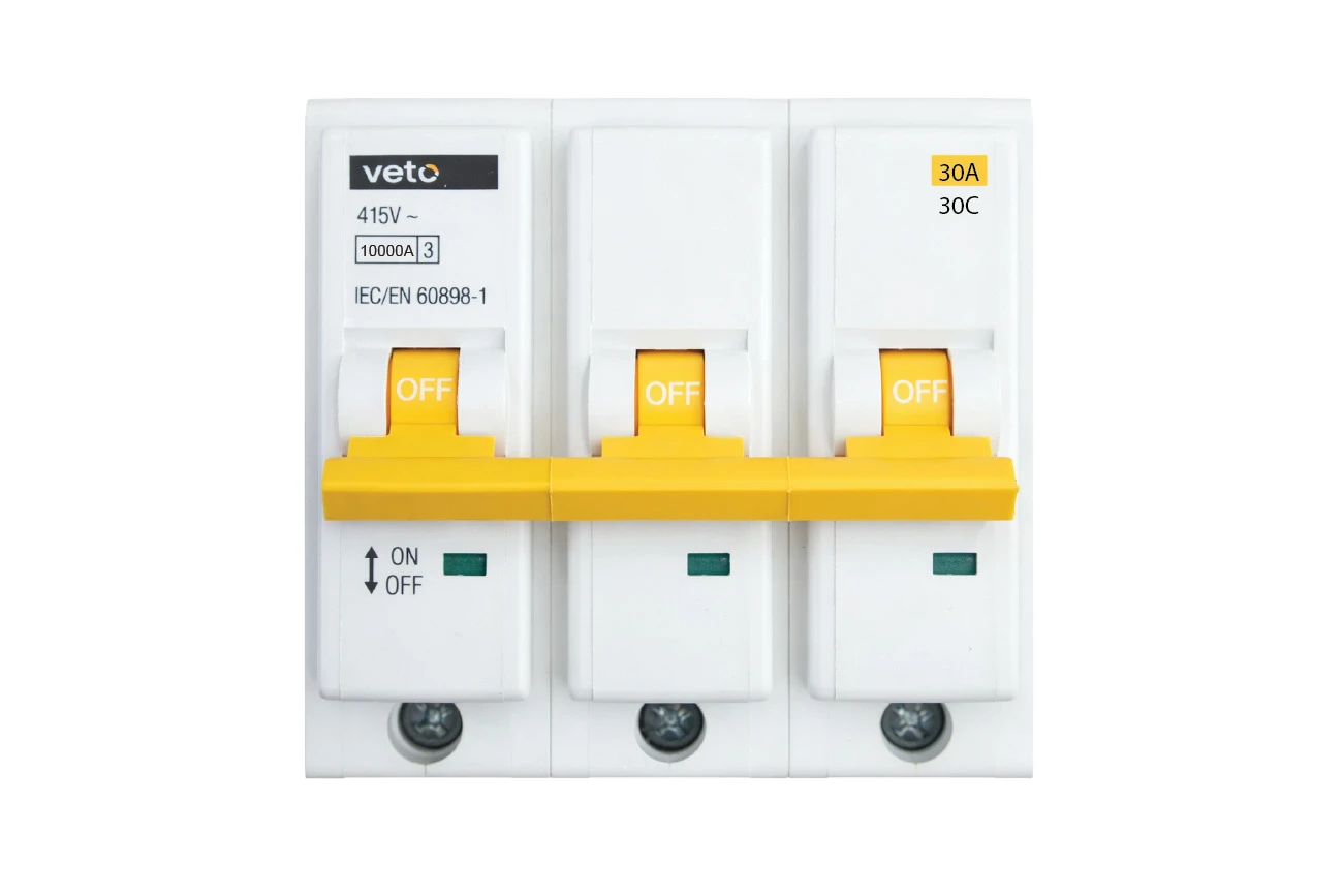 Breaker Enchufable 3P – 10Ka