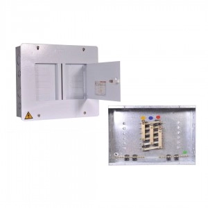 Tablero de 12 circuitos trifásico con Puerta Famel