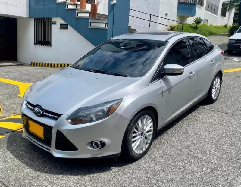 FORD FOCUS TITANIUM