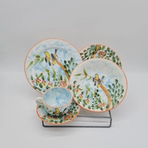 Puesto de Vajilla Pajaros y Flores