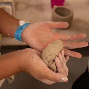 Plan 2 — Manos en el Barro en el museo